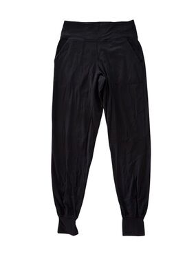 Women’s black Lululemon joggers size 6